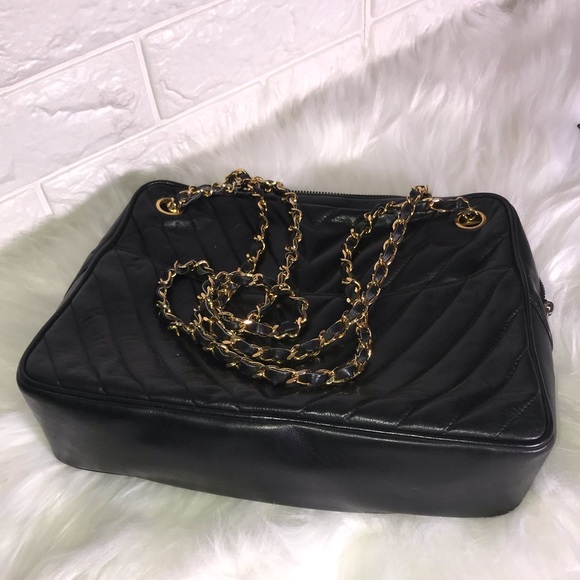 💎 CHANEL 💎 chevron lambskin zipper tote - Picture 12 of 15